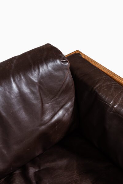 Tobia Scarpa Bastiano sofa in brown leather at Studio Schalling