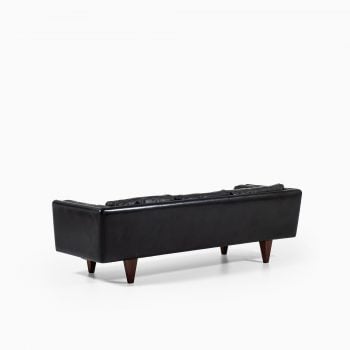 Illum Wikkelsø V11 sofa in black leather at Studio Schalling