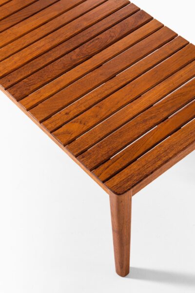 Alberts side table / bench in solid teak at Studio Schalling