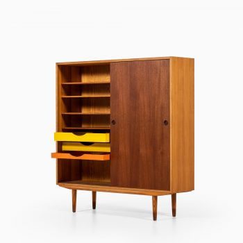 Børge Mogensen cabinet in oregon pine and teak at Studio Schalling