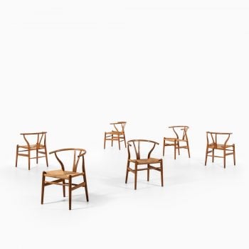 Hans Wegner wishbone / CH-24 dining chairs at Studio Schalling