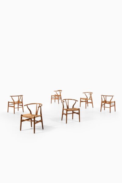 Hans Wegner wishbone / CH-24 dining chairs at Studio Schalling