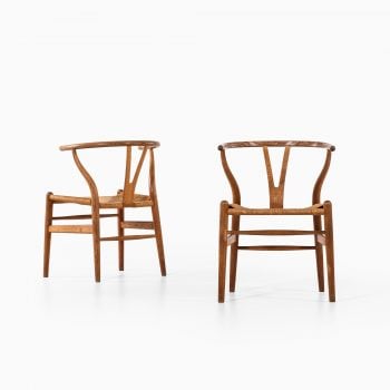Hans Wegner wishbone / CH-24 dining chairs at Studio Schalling