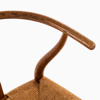 Hans Wegner wishbone / CH-24 dining chairs at Studio Schalling