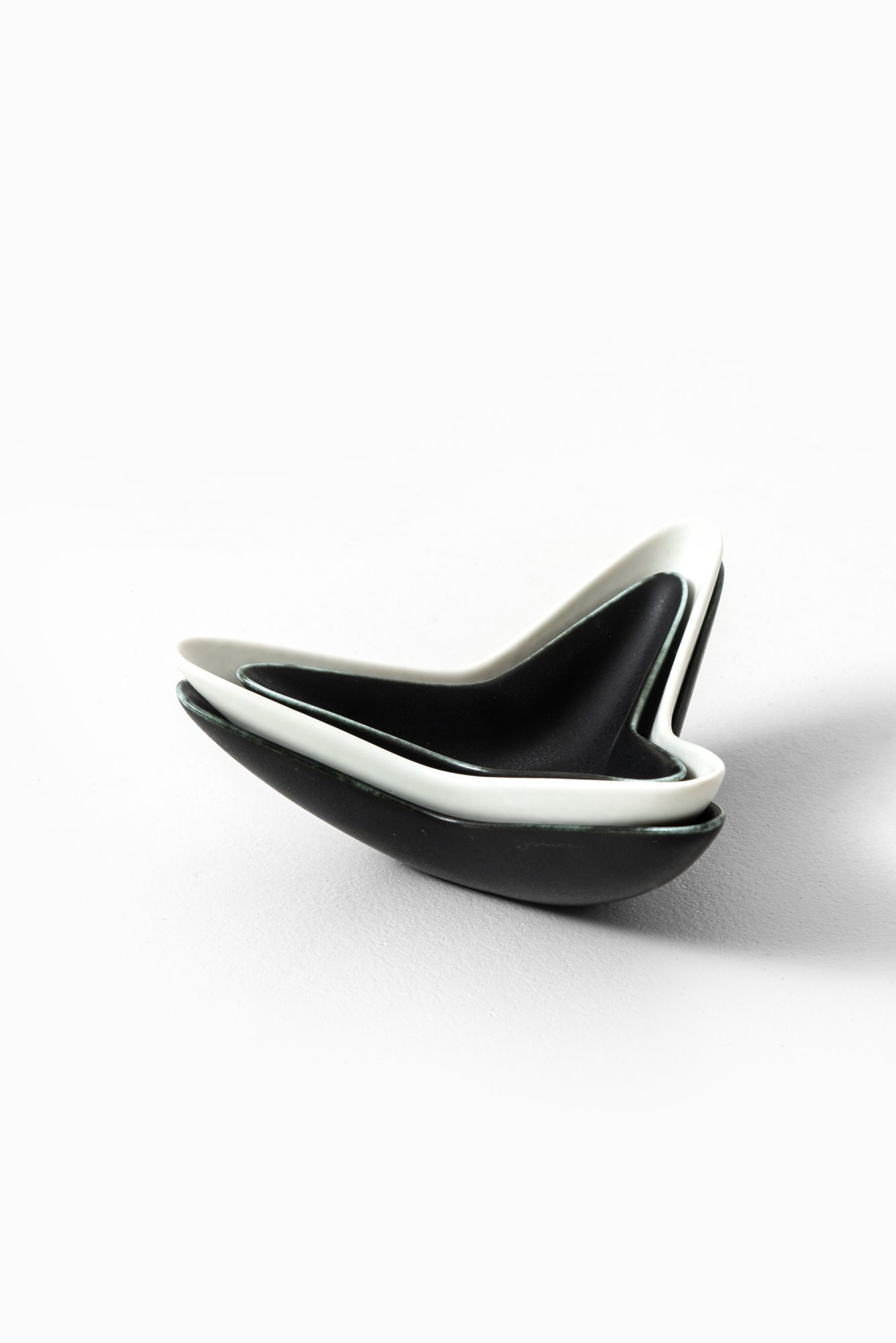 Gunnar Nylund Caolina ceramic bowls at Studio Schalling