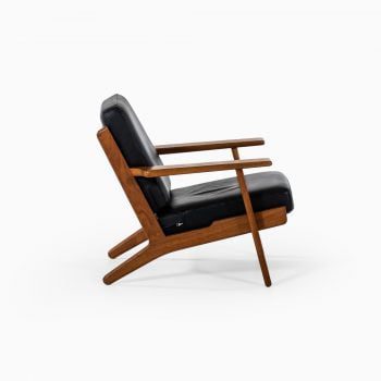 Hans Wegner GE-290 easy chair by Getama at Studio Schalling