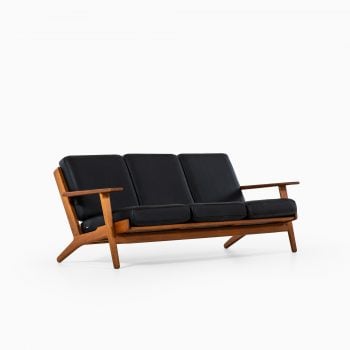 Hans Wegner GE-290 sofa by Getama at Studio Schalling