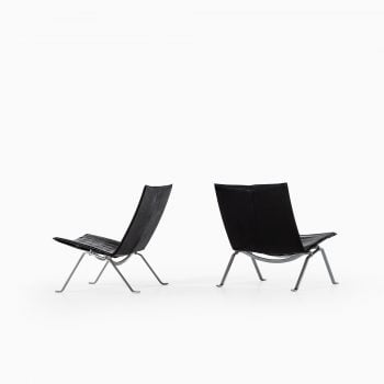 Poul Kjærholm PK-22 easy chairs by EKC at Studio Schalling