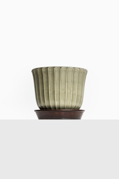 Ewald Dahlskog ceramic vase model Tellus at Studio Schalling
