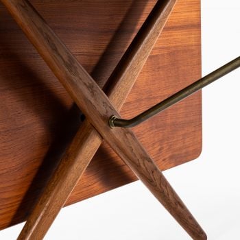 Hans Wegner dining table model AT-309 at Studio Schalling