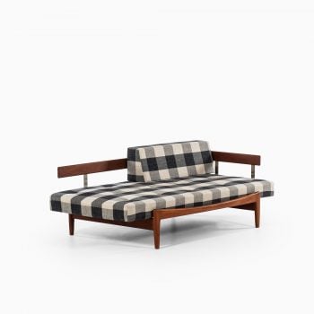 Ib Kofod-Larsen sofa / daybed in teak at Studio Schalling