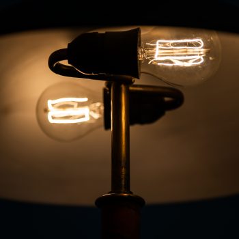 Table lamp in brass by Nordiska Kompaniet at Studio Schalling