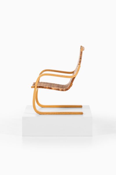Alvar Aalto model 406 easy chair in birch at Studio Schalling