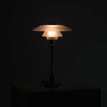 Poul Henningsen table lamp model PH-3/2 at Studio Schalling