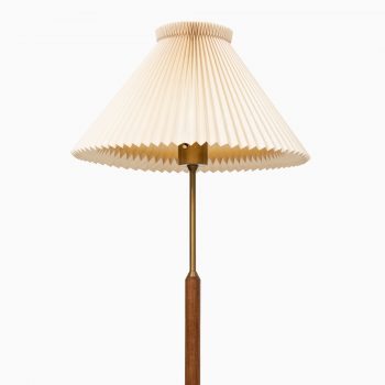 Bergbom floor lamp model G-31 in brass and teak at Studio Schalling