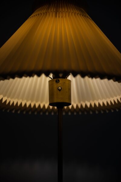 Bergbom floor lamp model G-31 in brass and teak at Studio Schalling