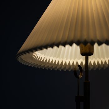 Height adjustable floor lamp by Falkenbergs belysning at Studio Schalling