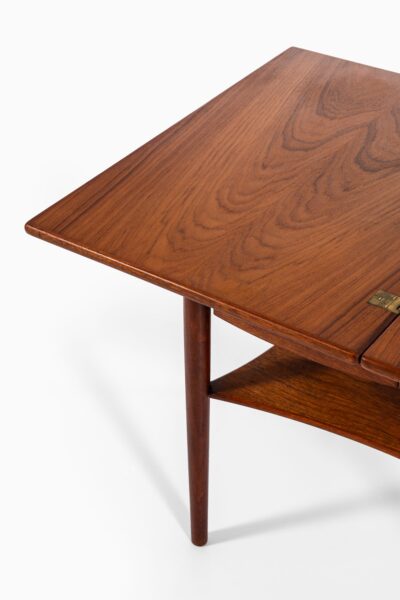 Børge Mogensen side table model 149 in teak at Studio Schalling