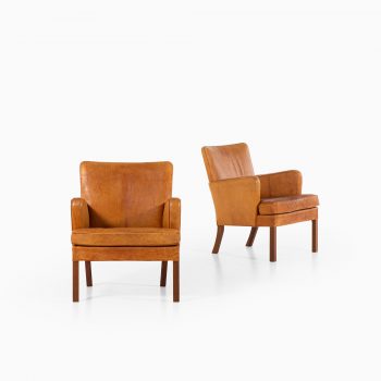Kaare Klint easy chairs model 5313 in niger leather at Studio Schalling