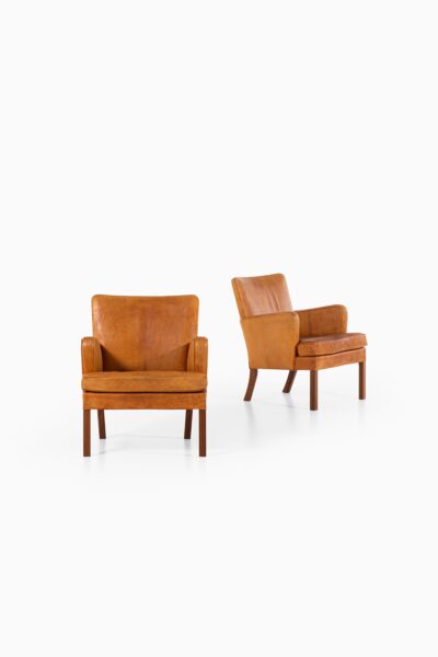 Kaare Klint easy chairs model 5313 in niger leather at Studio Schalling