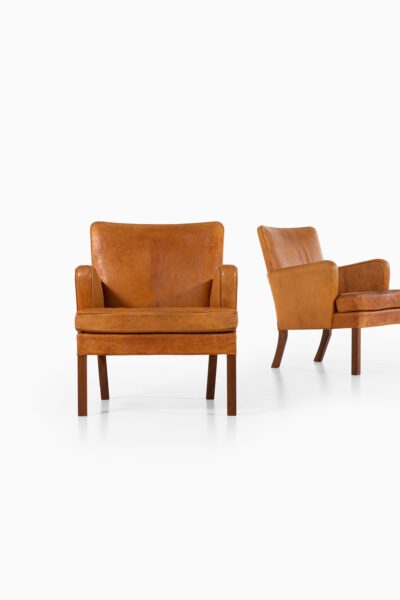 Kaare Klint easy chairs model 5313 in niger leather at Studio Schalling