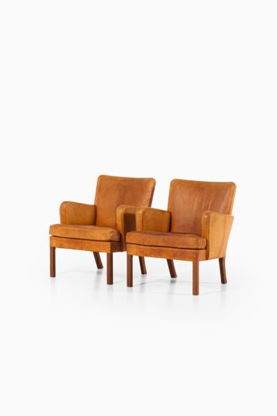 Kaare Klint easy chairs model 5313 in niger leather at Studio Schalling