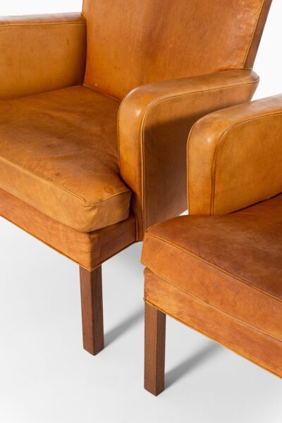 Kaare Klint easy chairs model 5313 in niger leather at Studio Schalling