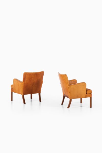 Kaare Klint easy chairs model 5313 in niger leather at Studio Schalling