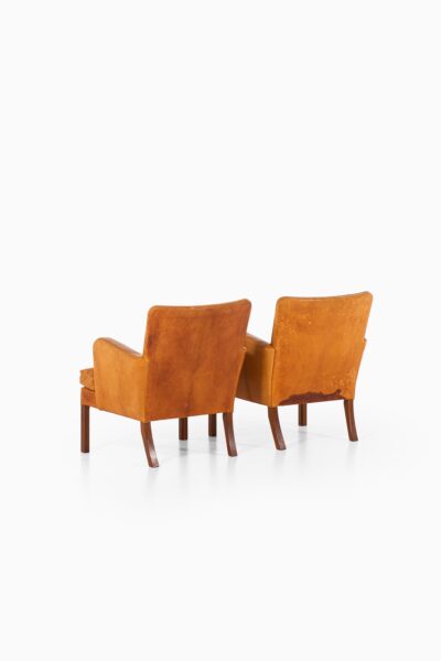 Kaare Klint easy chairs model 5313 in niger leather at Studio Schalling