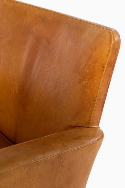 Kaare Klint easy chairs model 5313 in niger leather at Studio Schalling