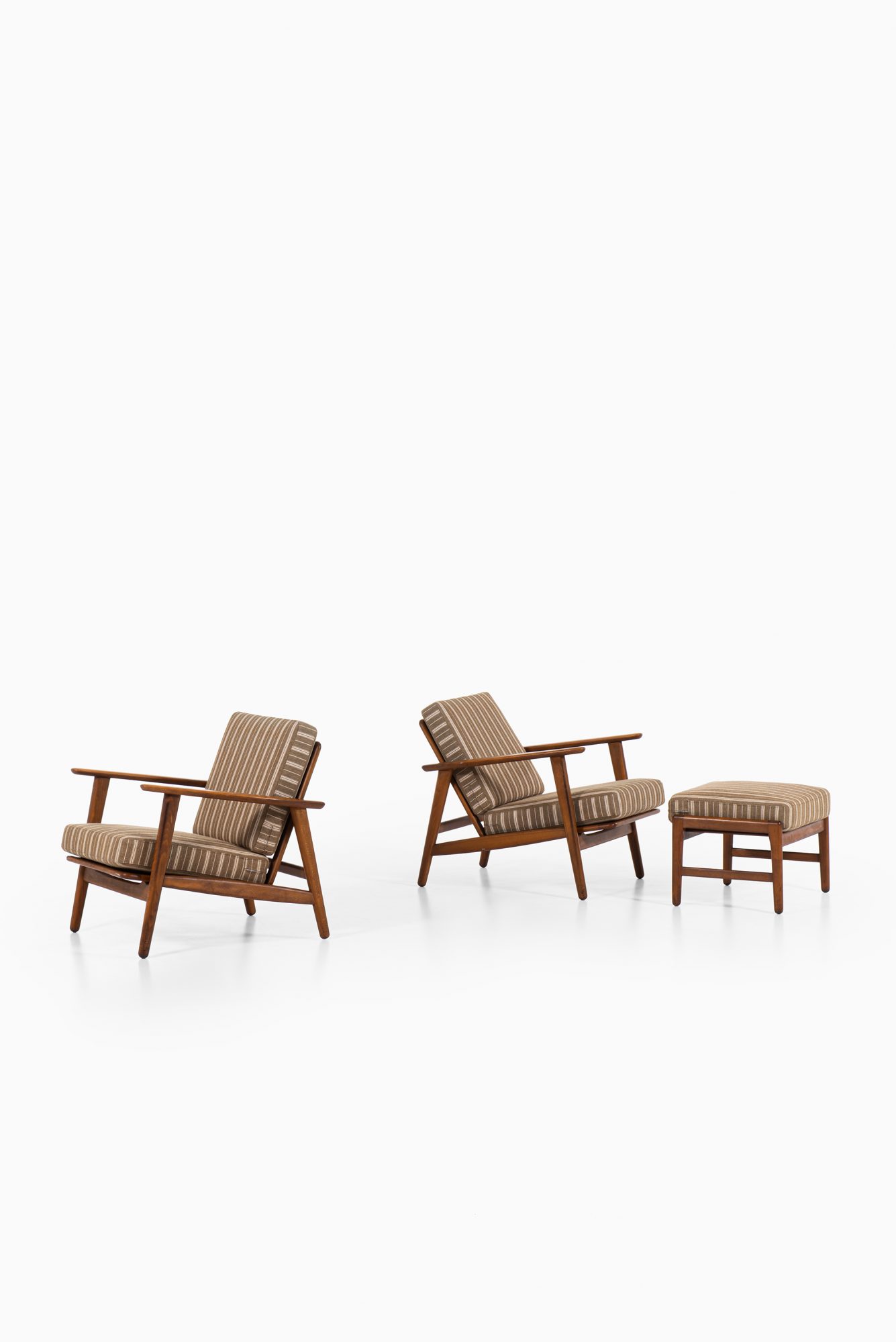 Hans Wegner GE-233 easy chairs by Getama at Studio Schalling
