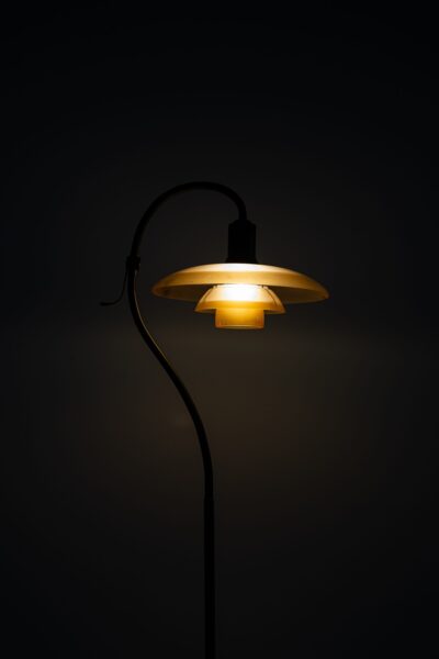 Poul Henningsen floor lamp model 'The question mark' at Studio Schalling