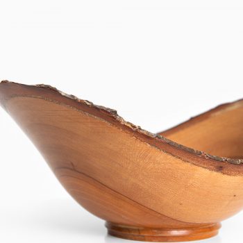 Decorative wooden bowl at Studio Schalling