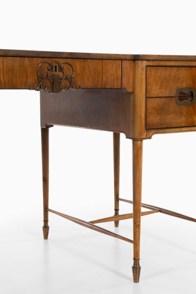Freestanding desk in walnut, mahogany and brass at Studio Schalling