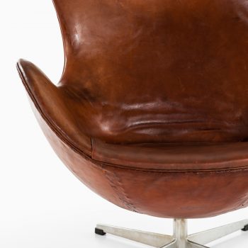 Arne Jacobsen 1st edition egg in cognac leather at Studio Schalling