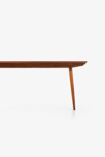 Hans Wegner dining table model JH-570 at Studio Schalling