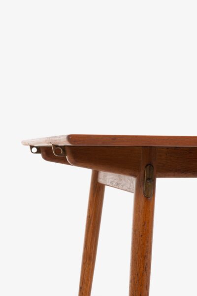 Hans Wegner dining table model JH-570 at Studio Schalling