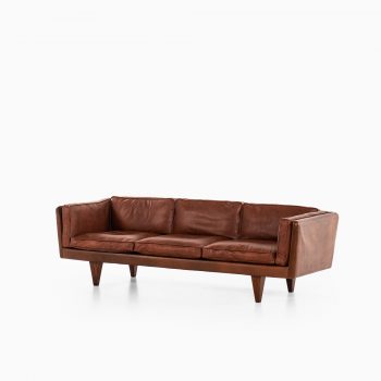 Illum Wikkelsø sofa model V11 by Holger Christiansen at Studio Schalling