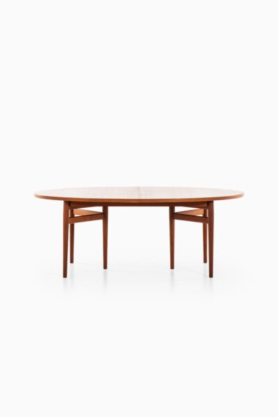 Arne Vodder dining table model 212 in teak at Studio Schalling