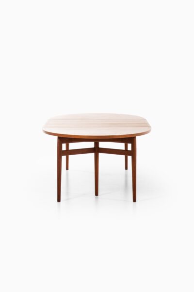 Arne Vodder dining table model 212 in teak at Studio Schalling