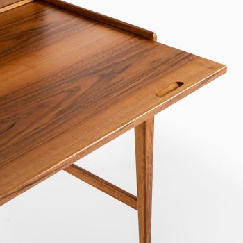 Freestanding desk in walnut at Studio Schalling