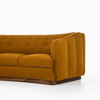 Ole Wanscher sofa variation of model 1668 by Fritz Hansen at Studio Schalling