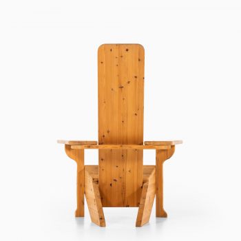 Easy chairs in pine in the style of Mario Ceroli at Studio Schalling