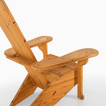Easy chairs in pine in the style of Mario Ceroli at Studio Schalling
