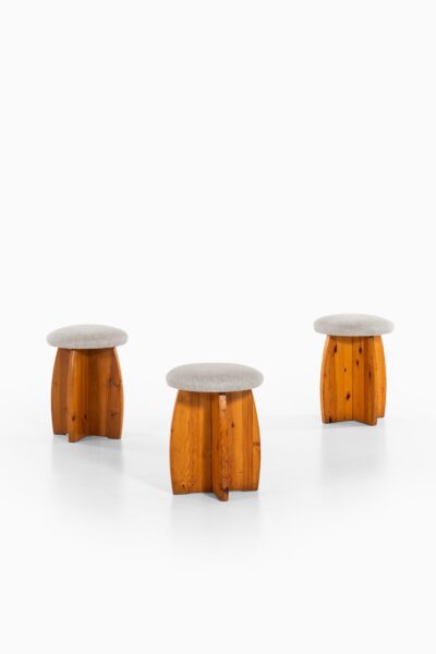 Set of 3 stools in pine and linen fabric at Studio Schalling