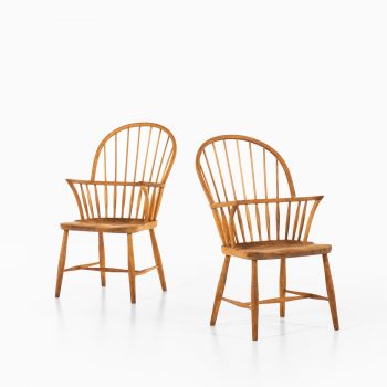 Frits Henningsen windsor dining chairs model CH 18A at Studio Schalling