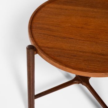 Hans Wegner AT-35 side table at Studio Schalling