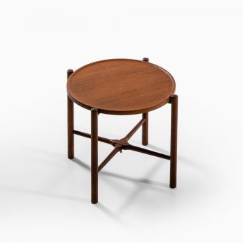 Hans Wegner AT-35 side table at Studio Schalling