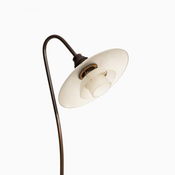 Poul Henningsen floor lamp 'Syvtallet' at Studio Schalling