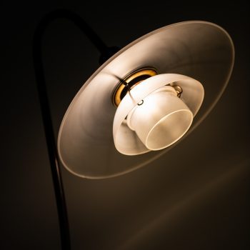 Poul Henningsen floor lamp 'Syvtallet' at Studio Schalling